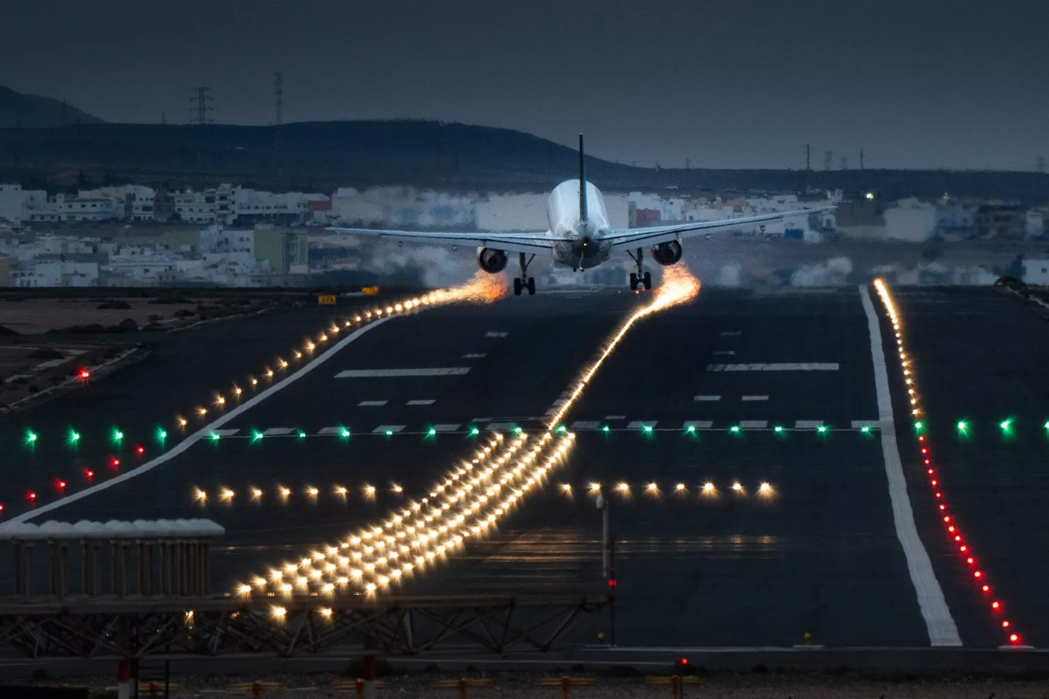 Un avión despega desde el aeropuerto de Fuerteventura   Carlos de Saá   EFE