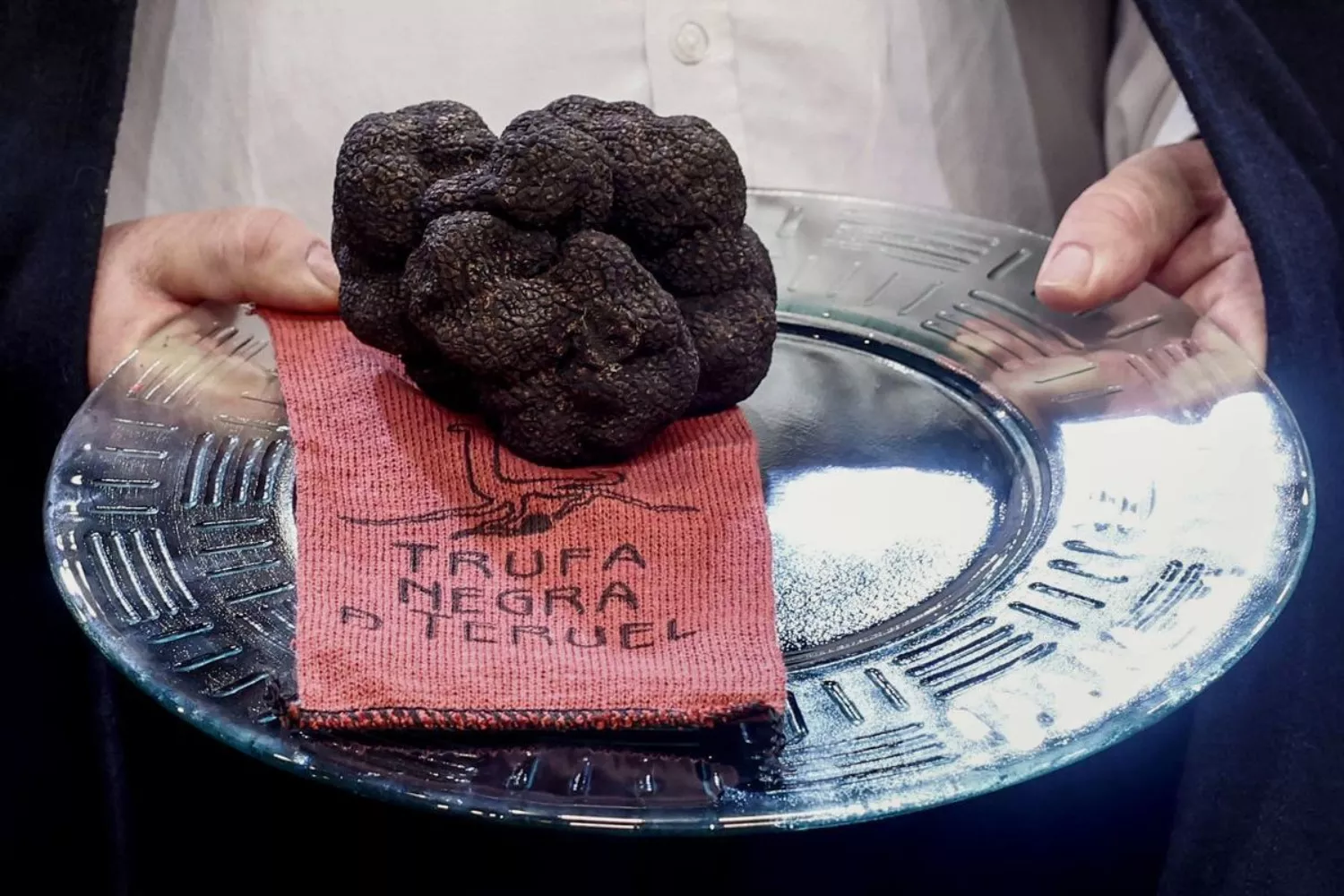 Vista de una trufas negras de Teruel / Sergio Pérez - EFE