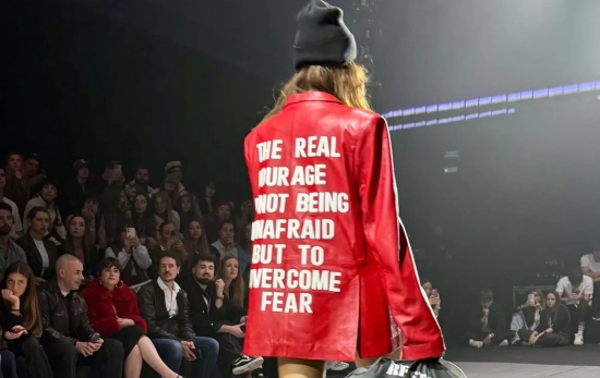 Colección 'Orgullo Migrante' de Ricardo Seco presentada en 080 / CONSUMIDOR GLOBAL