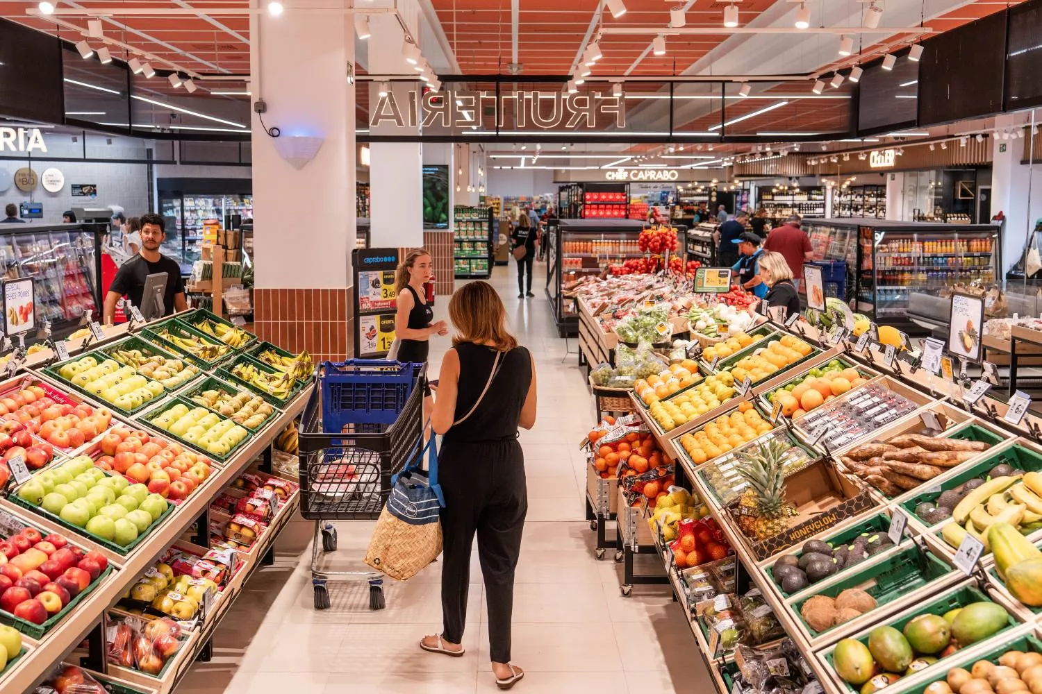 Sección de frutas y verduras de un supermercado Caprabo   EP