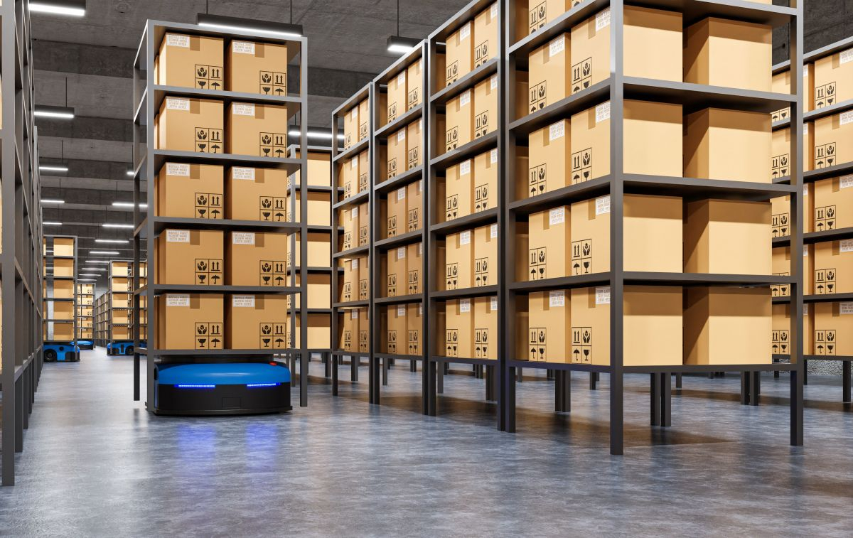 Un almacén lleno de cajas con productos de Amazon / PIXABAY