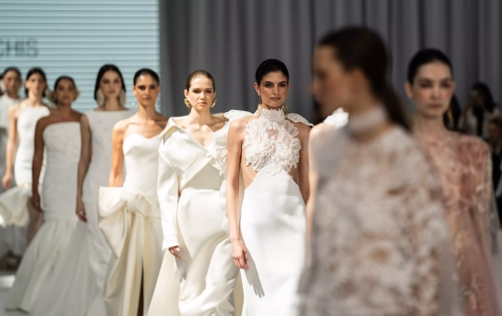 Desfile Isabel Sanchis en Barcelona Bridal Fashion Week / GALA ESPÍN