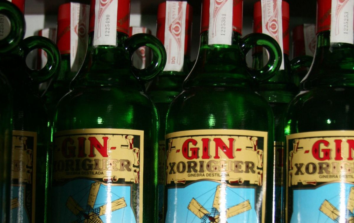 Varias botellas de Gin Xoriguer de Mahón, uno de los licores con IGP / Flickr