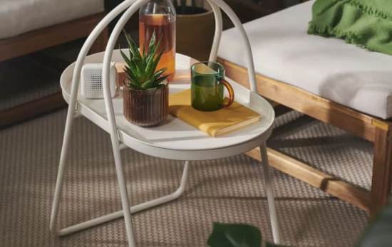 Mesa matálica/ IKEA