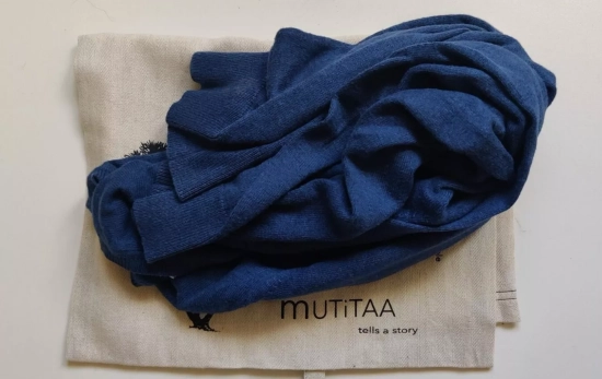 Una prenda de la compañía / MUTITAA