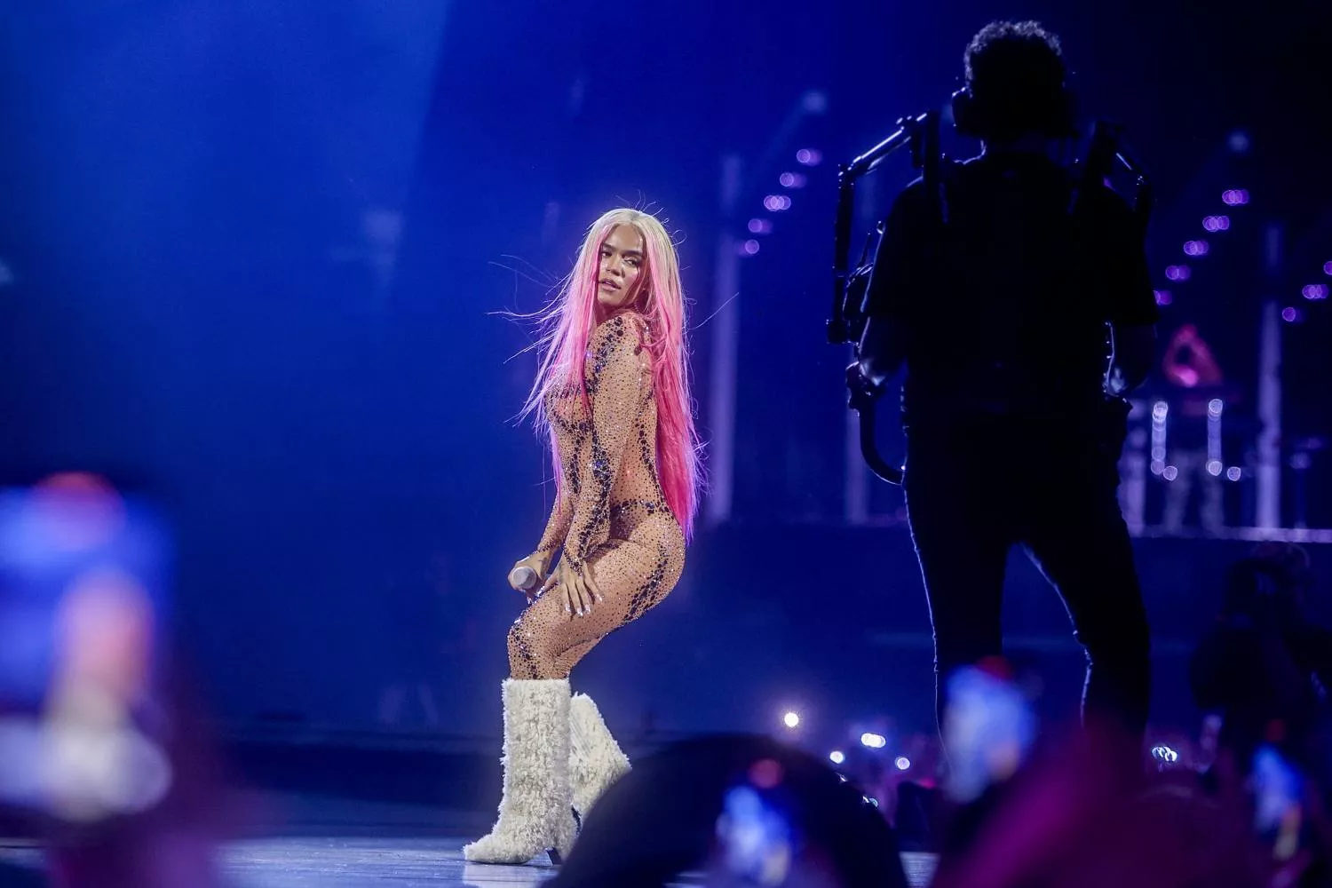 La cantante Karol G durante una actuación, en el Santiago Bernabéu, a 20 de julio de 2024, en Madrid / EP