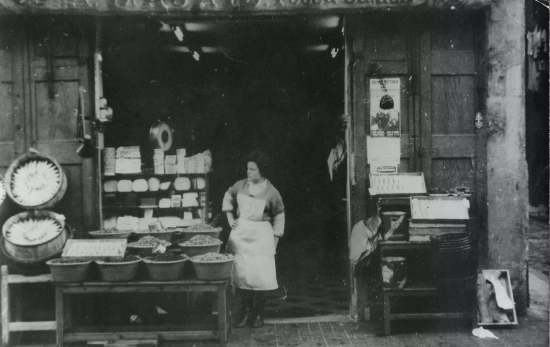 La antigua bacaladería ubicada en el mismo local del Passeig del Born 26 / ARCHIVO La antigua bacaladería ubicada en el mismo local del Passeig del Born 26 / ARCHIVO