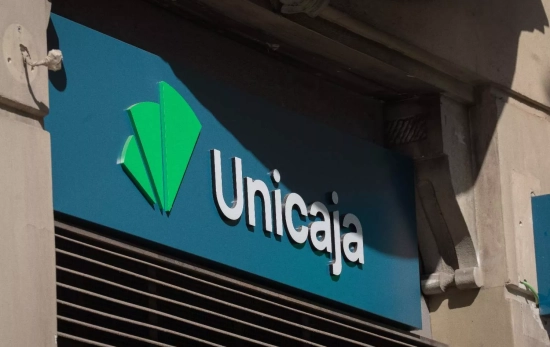 Fachada del banco Unicaja / EUROPA PRESS - DAVID ZORRAKINO