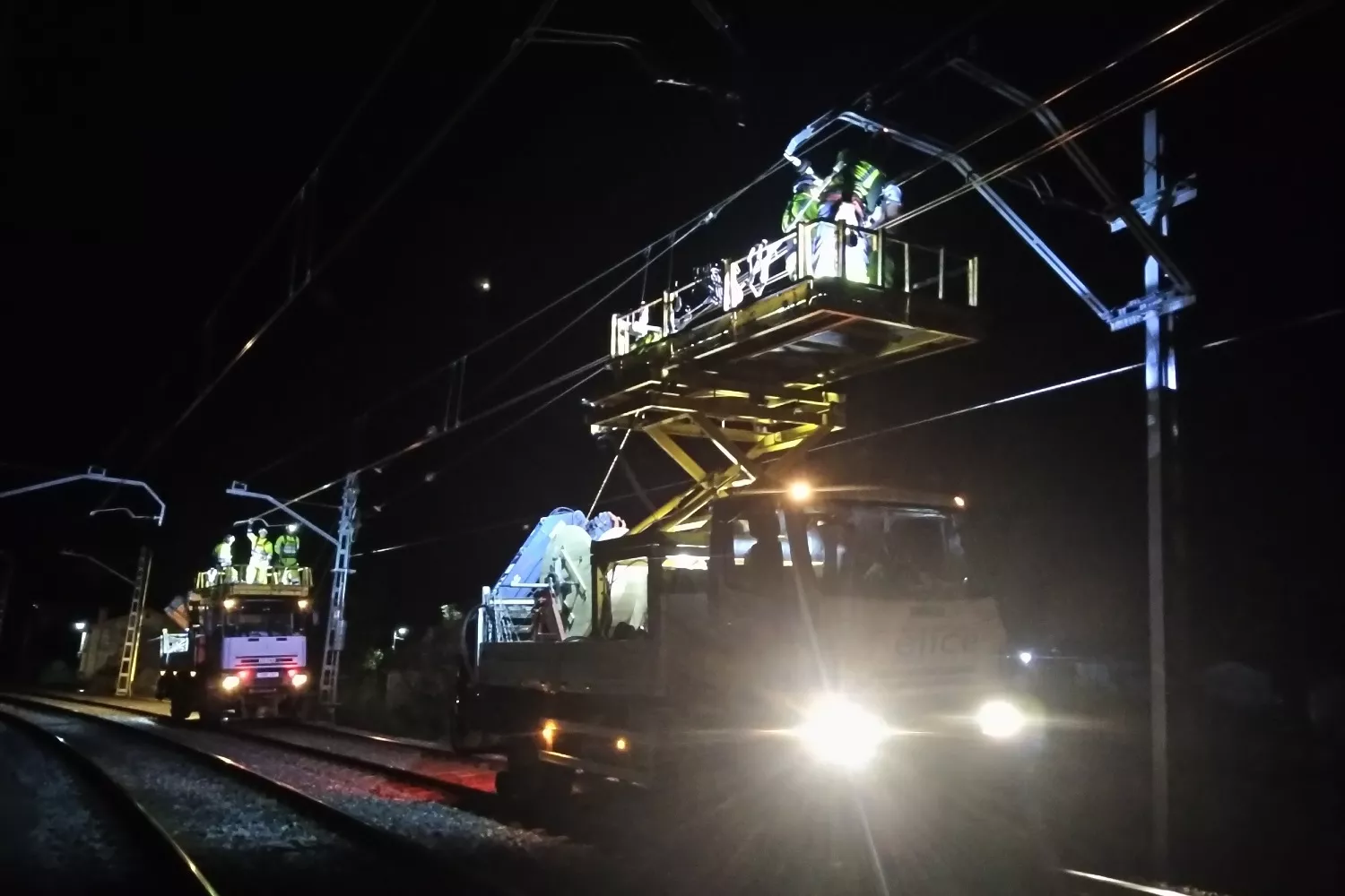 Obras de mejora de una catenaria   ADIF   EP