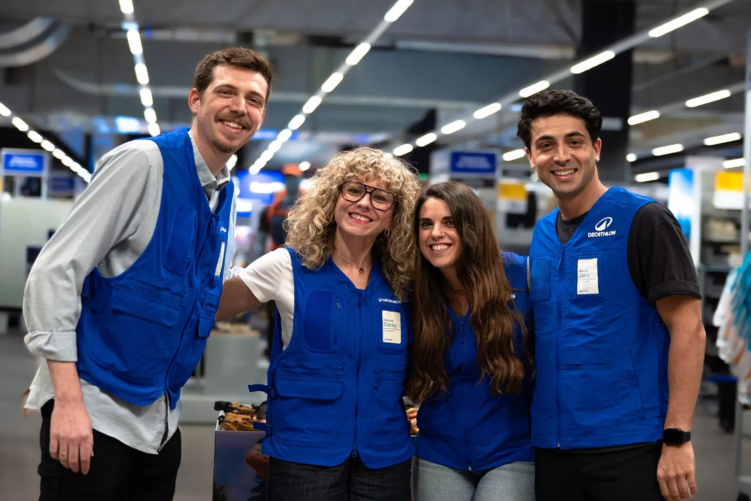 Trabajadores de Decathlon DECATHLON