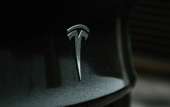 Logo de Tesla / UNSPLASH