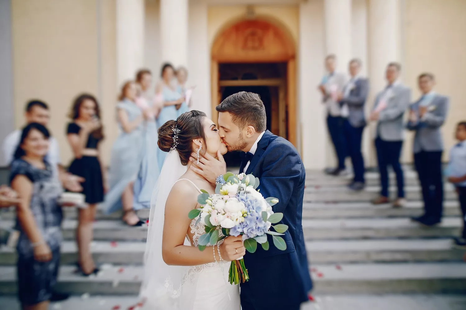 Novios en una boda   FREEPIK   prostooleh