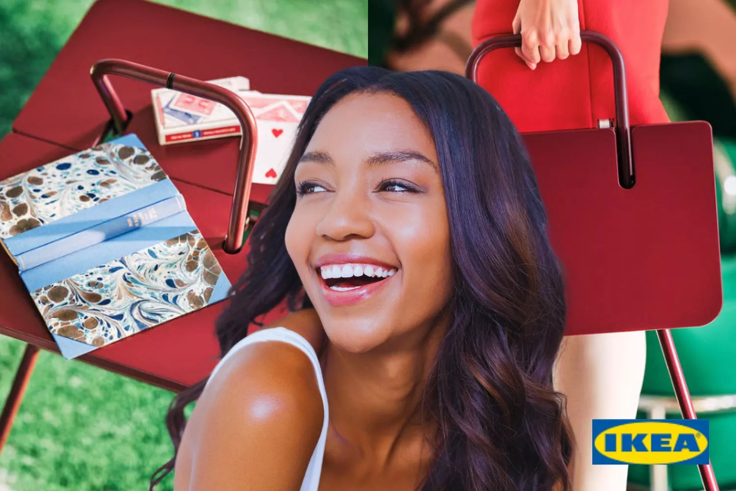 Una joven y la nueva mesa plegable de Ikea / Fotomontaje CONSUMIDOR GLOBAL