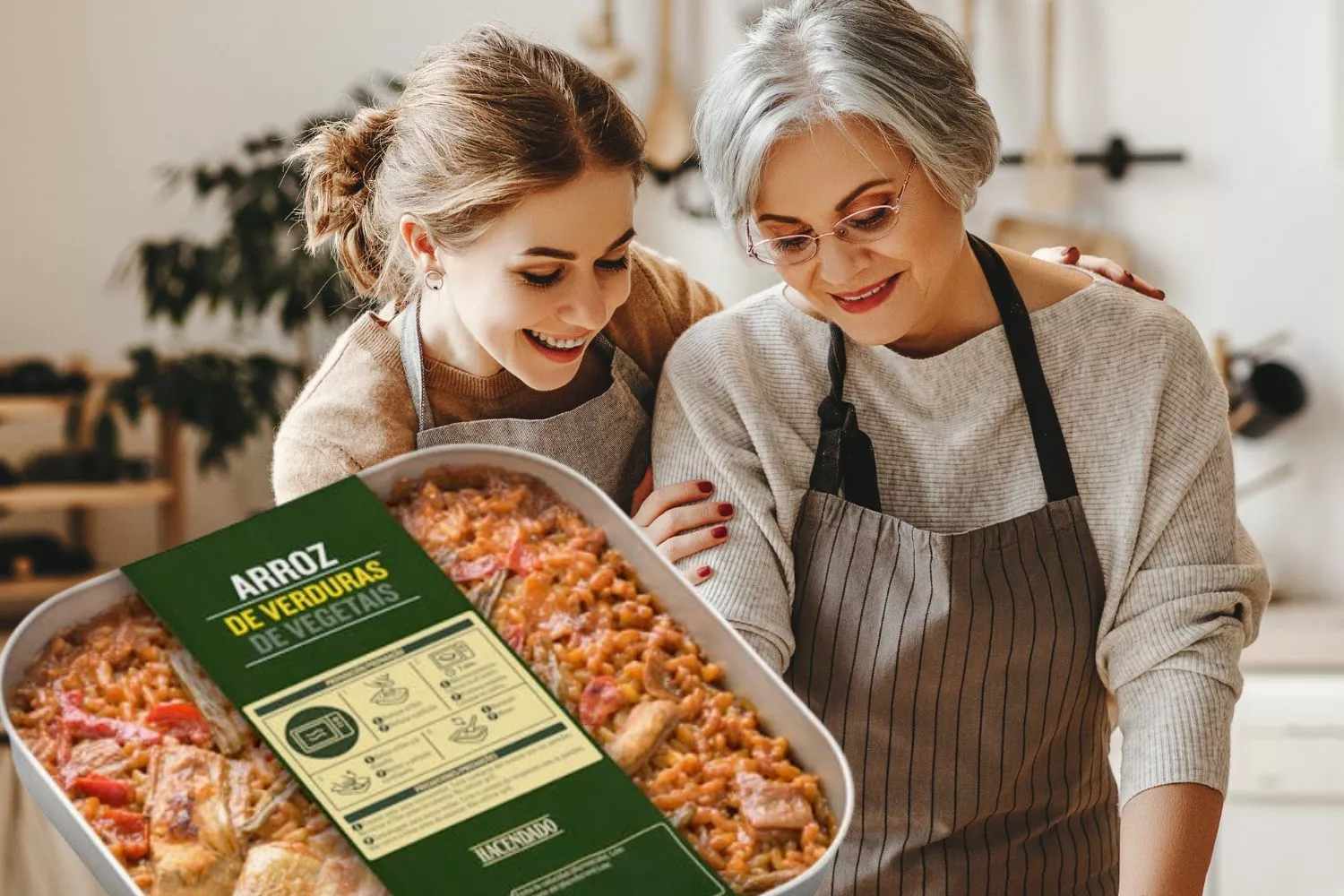 La receta tradicional de paella de verduras del supermercado Mercadona lista para comer / Fotomontaje CONSUMIDOR GLOBAL