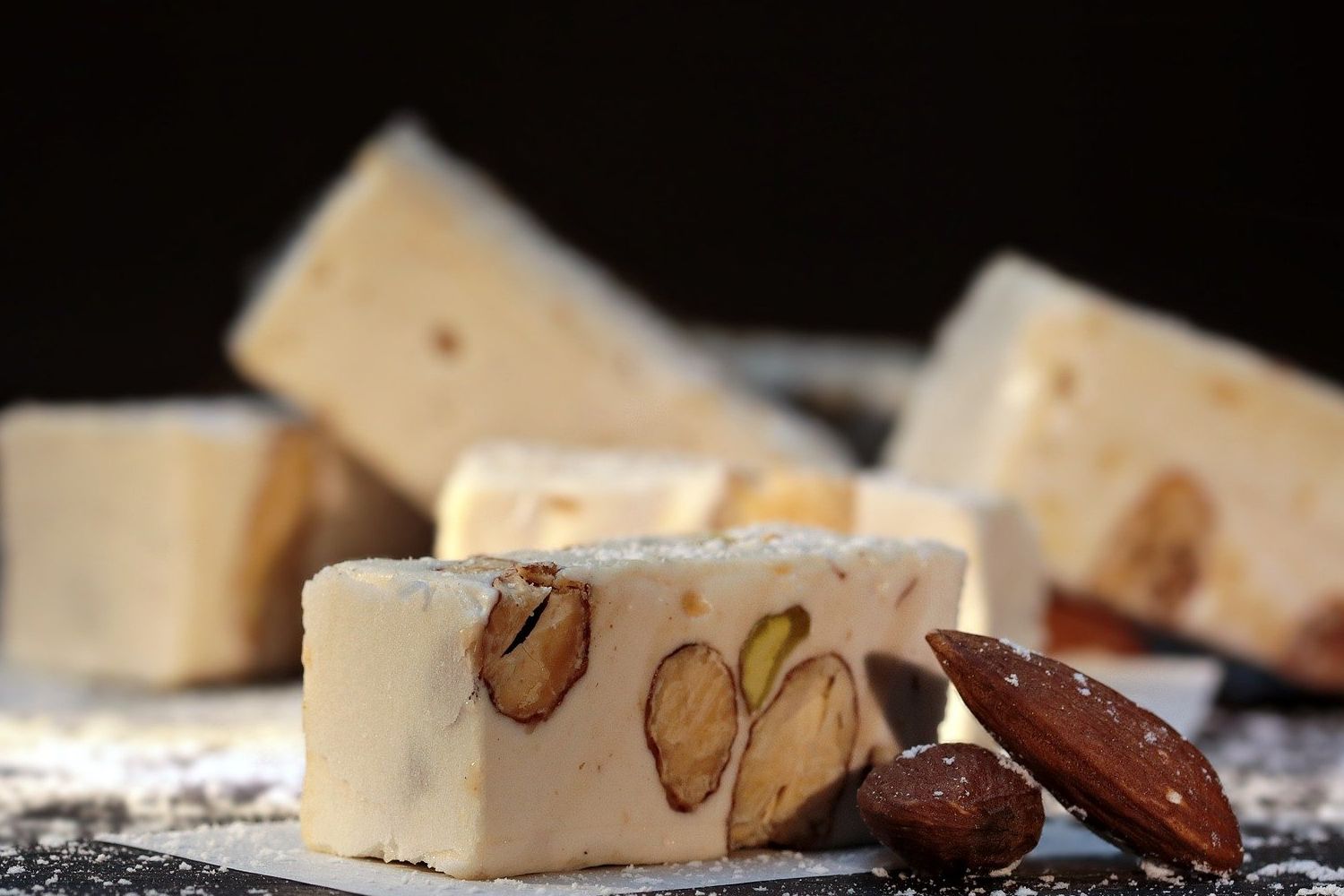 Un turrón de almendras / PEXELS