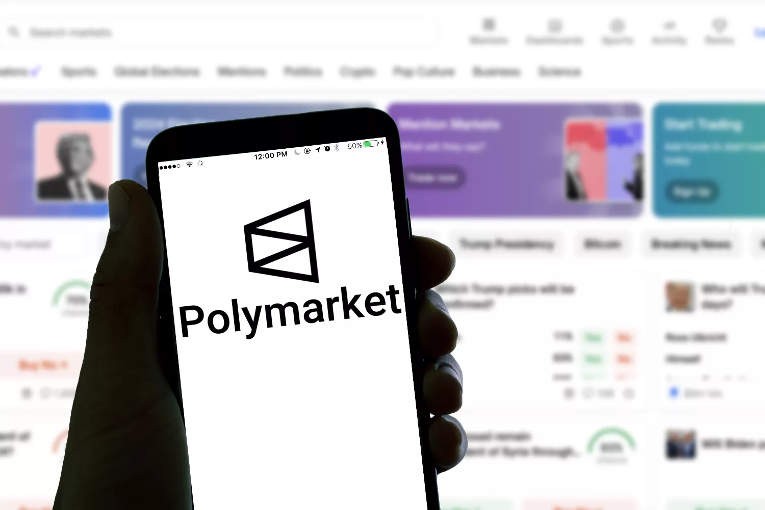 Un móvil con la app de Polymarket / EP - CONTACTO - DAVIDE BONALDO