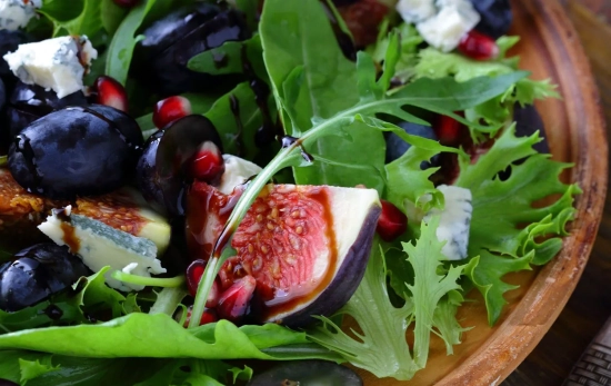 Ensalada con queso y rúcula/ CANVA Ensalada con queso y rúcula/ CANVA