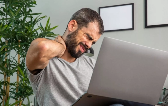 Una persona sufre contracturas / FREEPIK Una persona sufre contracturas / FREEPIK