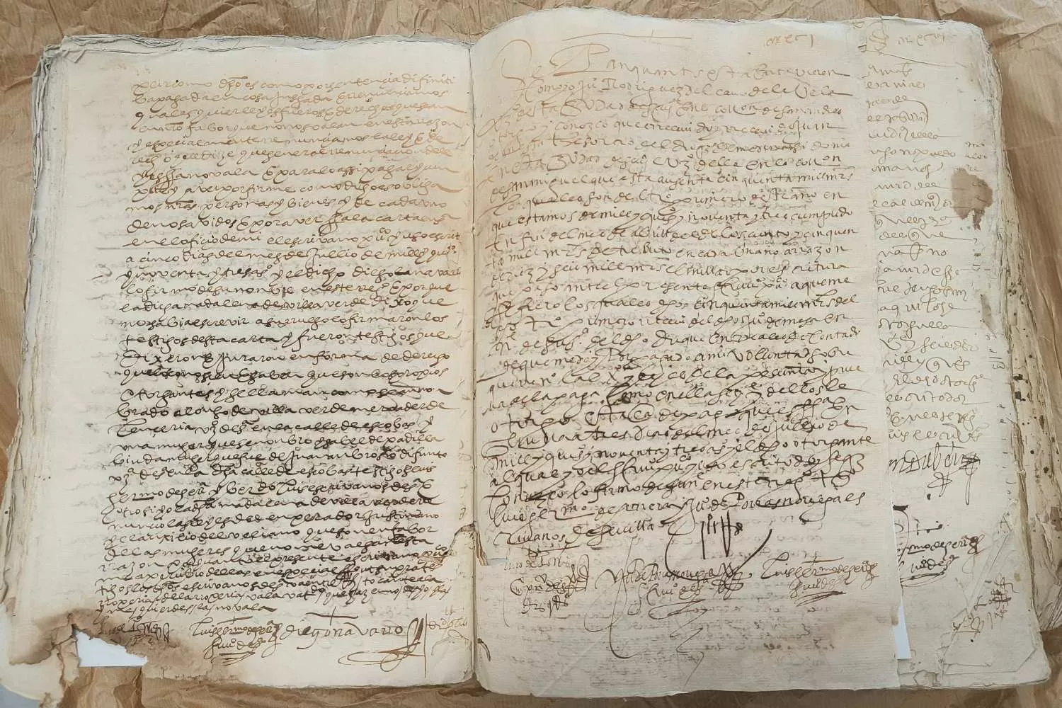 EuropaPress 7539960 imagen protocolo notarial luis porras correspondiente ano 1593 ahpse fondo (1)
