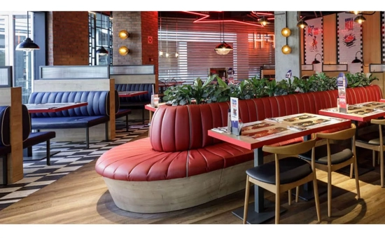 Interior de un local / FOSTER'S HOLLYWOOD Interior de un local / FOSTER'S HOLLYWOOD