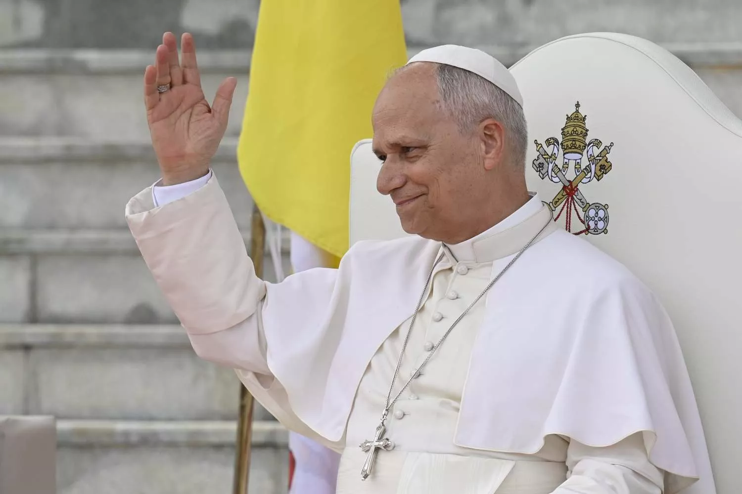 El Papa León XIV saluda al público   EP