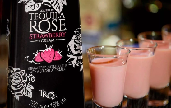 Tequila Rose, el licor estrella de Girabebe TEQUILA ROSE Tequila Rose, el licor estrella de Girabebe TEQUILA ROSE