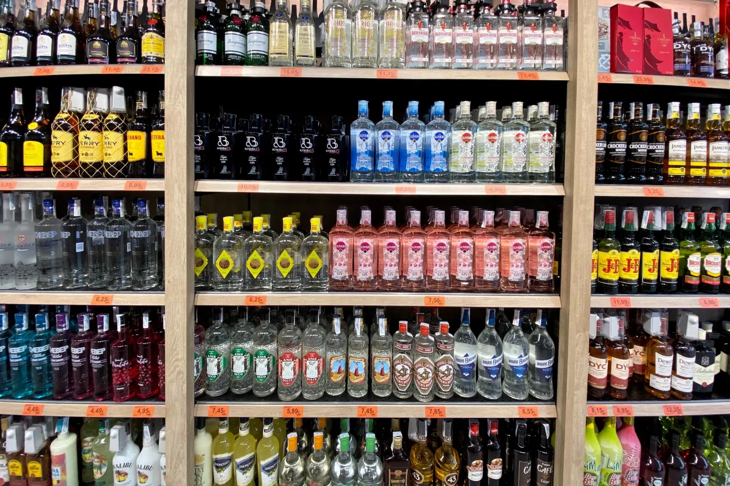 Pasillo de bebidas alcohólicas en un supermercado   Eduardo Parra   EP