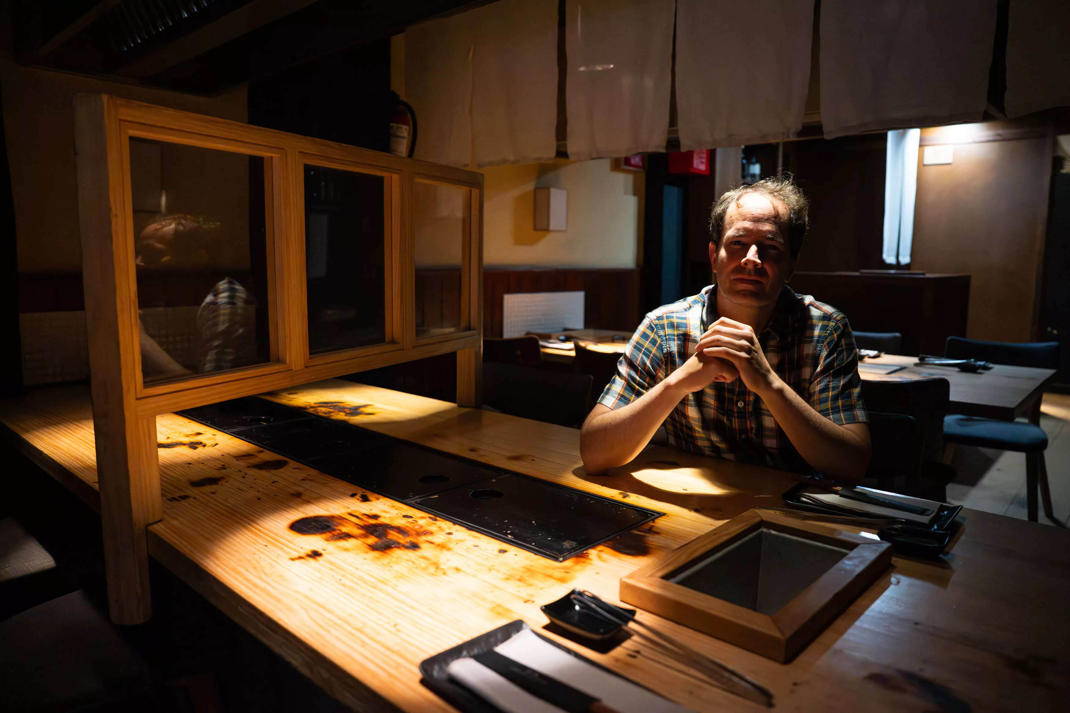 Ignasi Elías en su restaurante de Barcelona (Carlota Akaneya) / SIMÓN SÁNCHEZ