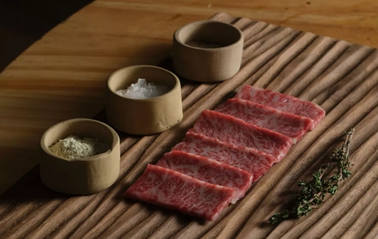 Carne Matsusaka Beef de Ito Ranch en Carlota Akaneya / CEDIDA Carne Matsusaka Beef de Ito Ranch en Carlota Akaneya / CEDIDA