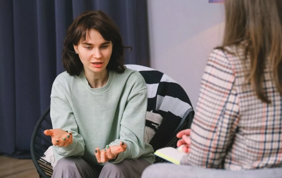 Una persona con su psicóloga / PEXELS Una persona con su psicóloga / PEXELS