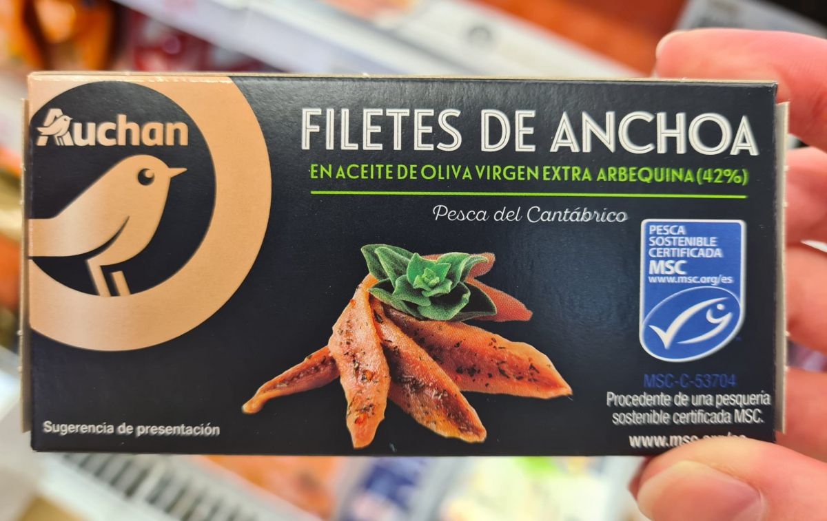 El sello de MSC certifica que el producto ha sido adquirido en condiciones sostenibles, como las anchoas Auchan / MARTA PEIRO