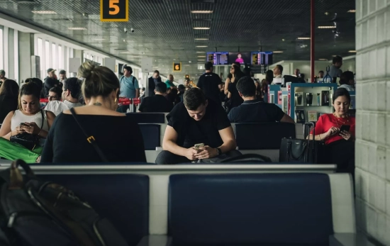 Personas en el aeropuerto / PEXELS Personas en el aeropuerto / PEXELS