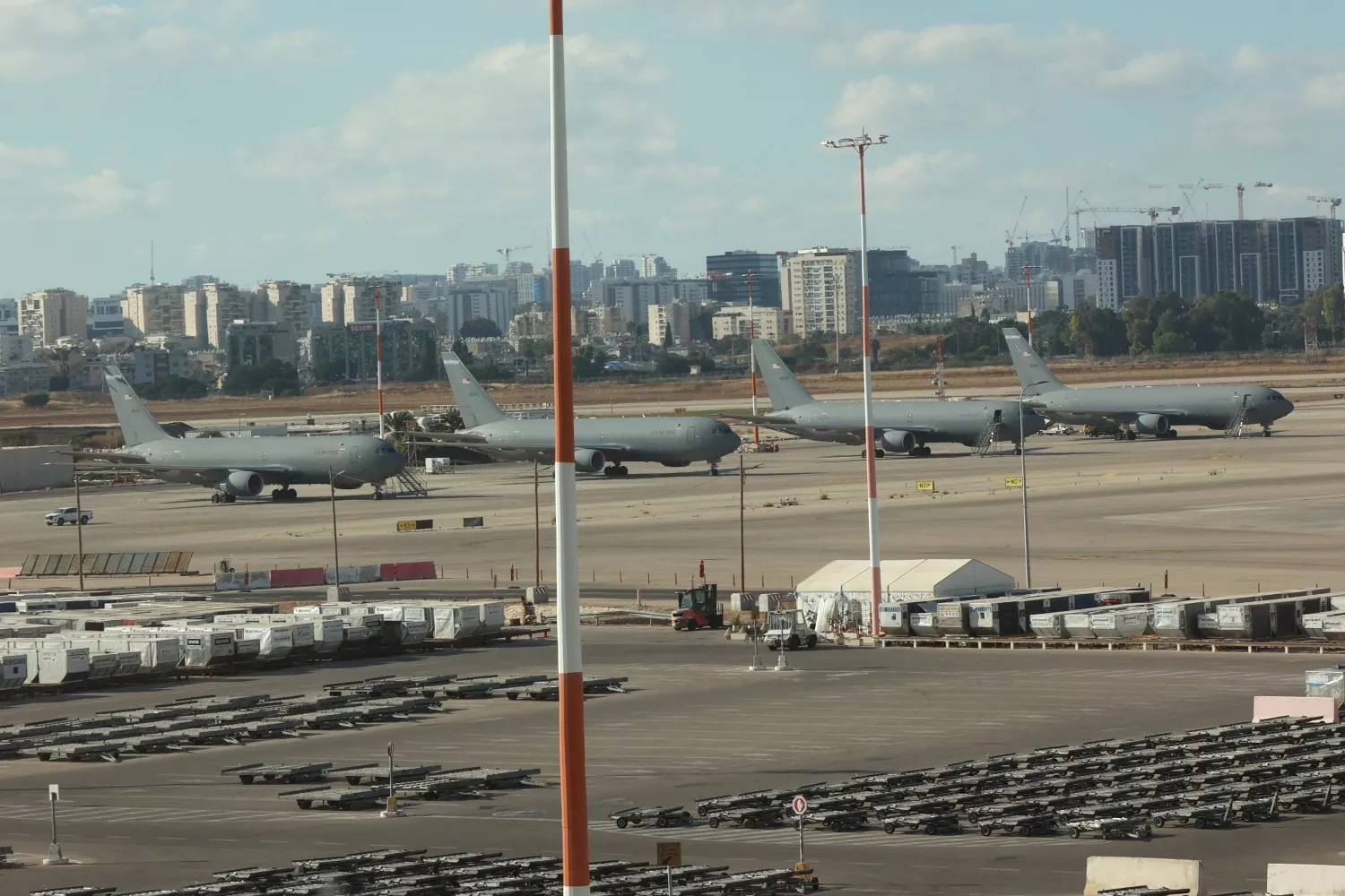 Aviones militares de Estados Unidos en el aeropuerto Ben Gurión de Tel Aviv / Gil Cohen Magen - EP