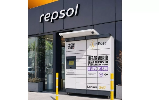 Buzón de InPost en una estación de Repsol / REPSOL Buzón de InPost en una estación de Repsol / REPSOL