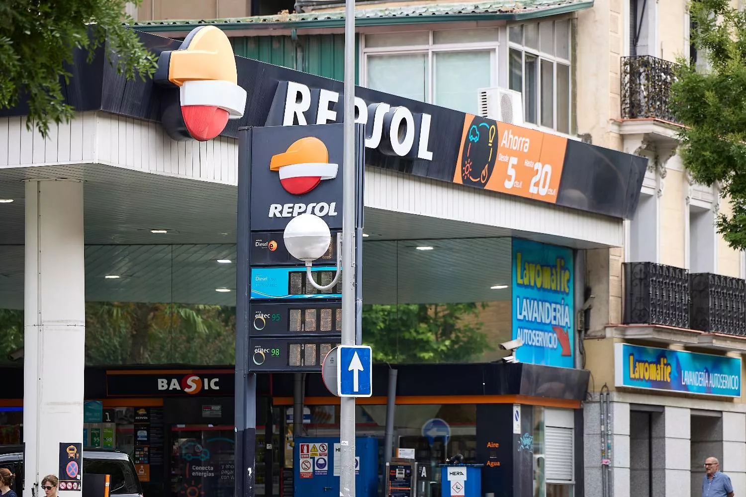 Una gasolinera de Repsol / EUROPA PRESS  - JESUS HELLIN
