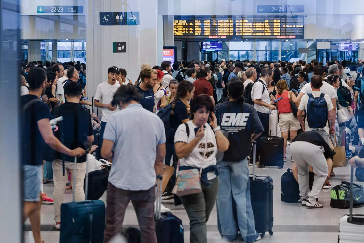 Viajeros en la estación de Chamartín Clara Campoamor / EUROPA PRESS - CARLOS LUJÁN