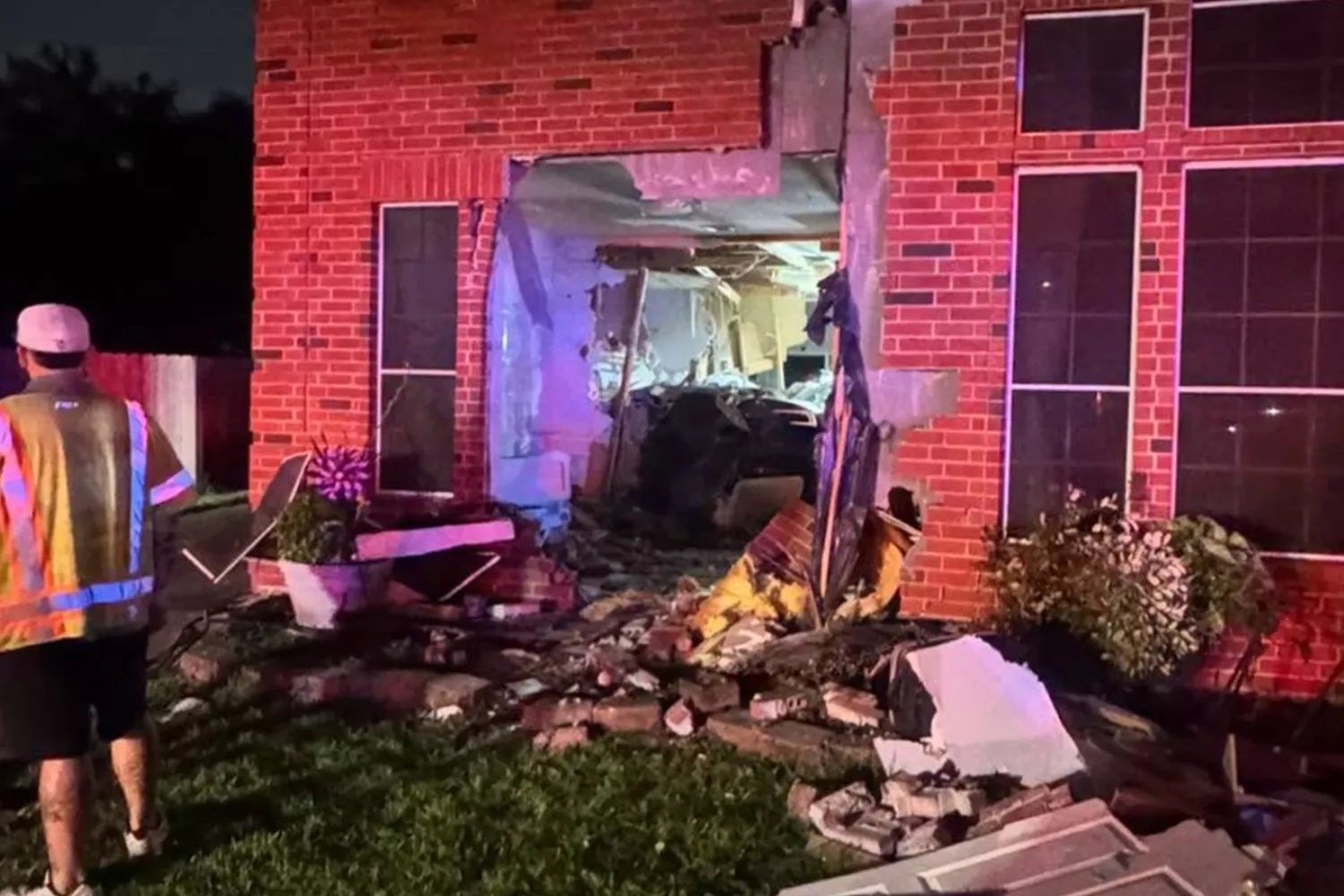 La vivienda donde impactó el Tesla   Harris County Constable Precinct 5 via Facebook