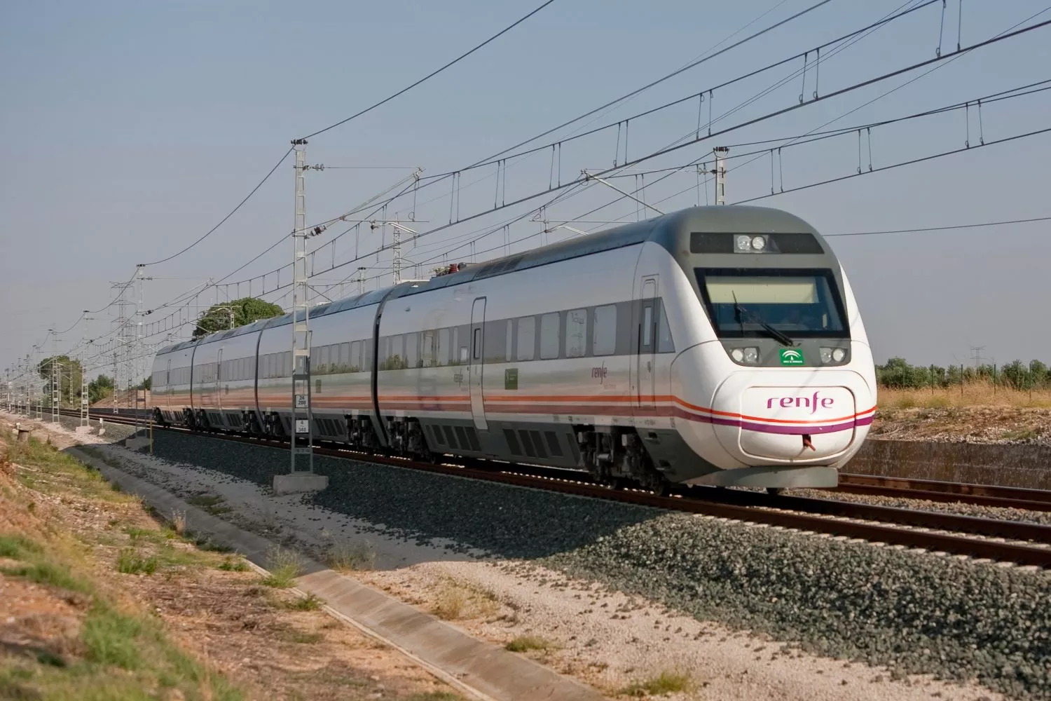 Tren entre Madrid y Huelva   RENFE   EP