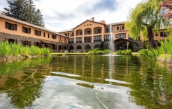 Cierra indefinidamente el Hotel Sant Bernat del Montseny, el 'Overlook catalán'