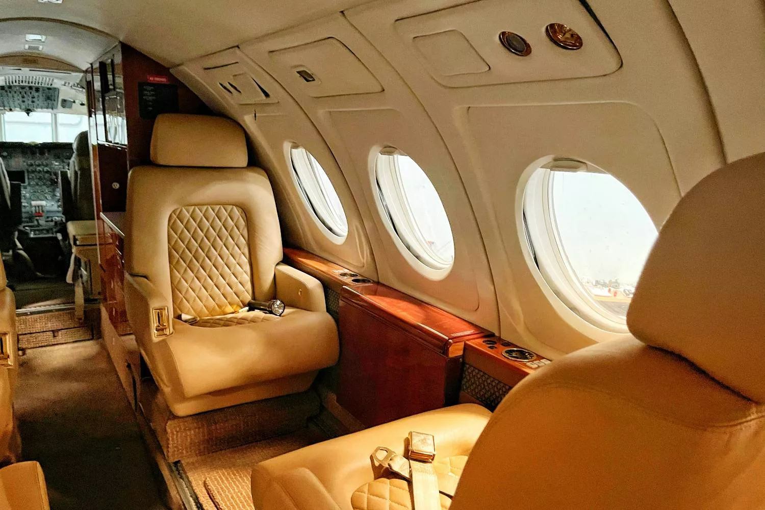 Interior de un jet privado