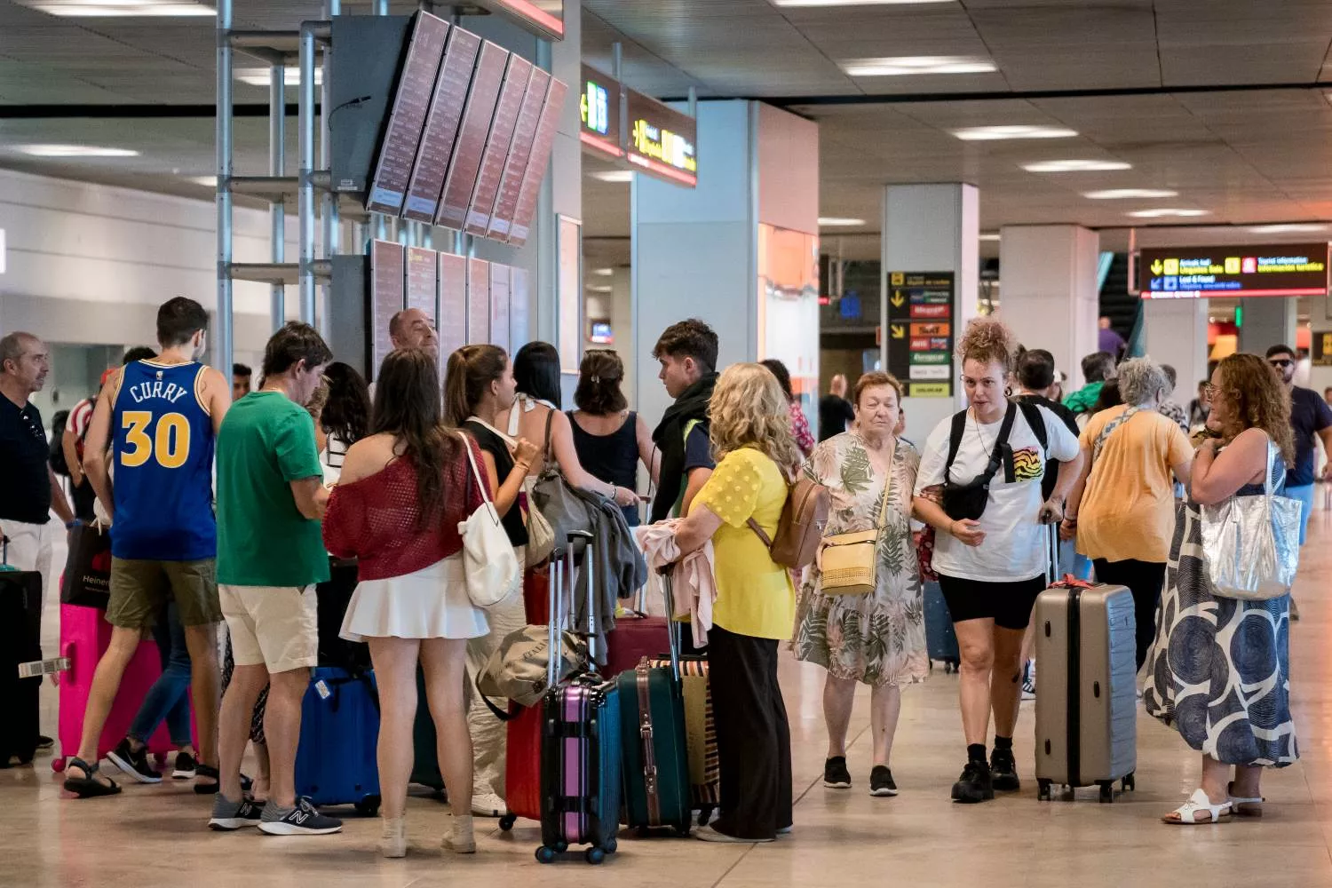 Llegada de pasajeros a la terminal 1 del aeropuerto Adolfo Suárez Madrid Barajas