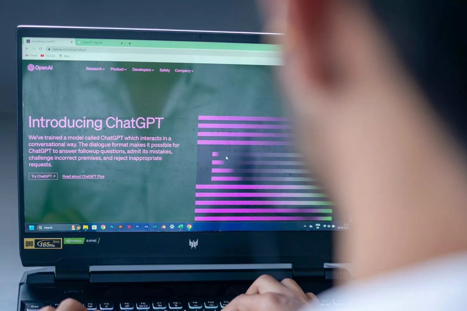 Una persona utiliza ChatGPT / UNSPLASH
