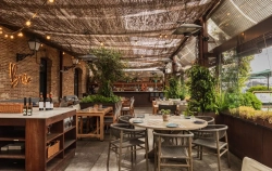 Probamos el restaurante del Port Vell que rompe con el tópico del 'tourist track'