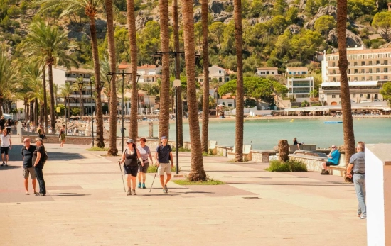 Turistas en Sóller UNSPLASH Turistas en Sóller UNSPLASH