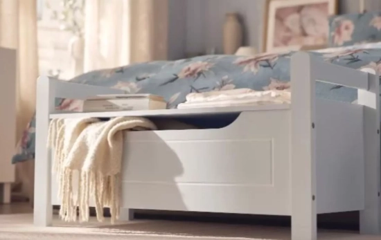 El banco de Lidl en un dormitorio a modo calzadora/ LIDL El banco de Lidl en un dormitorio a modo calzadora/ LIDL