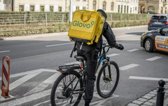 Un repartidor de Glovo / PEXELS