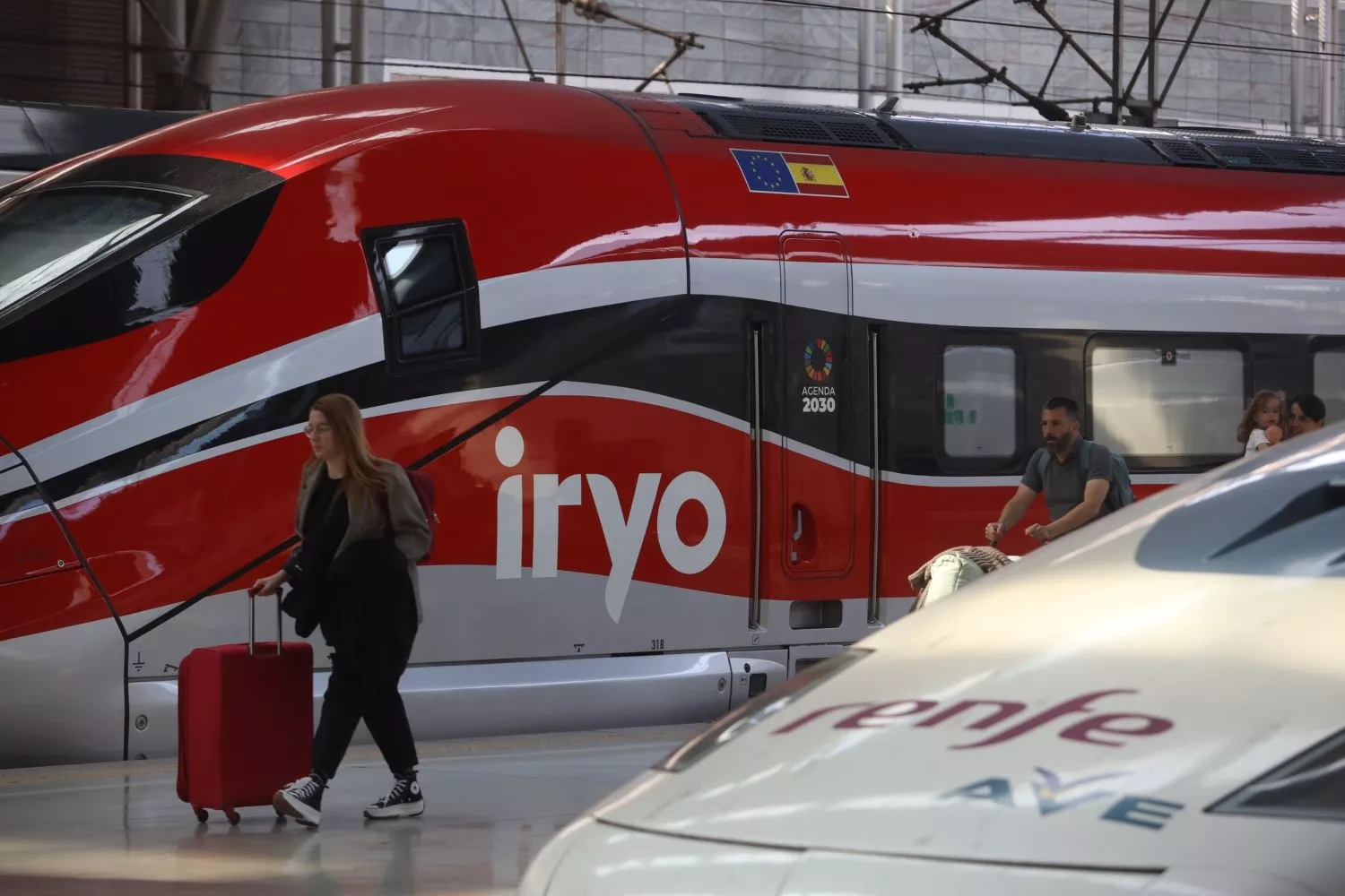 Llegada del tren de alta velocidad Iryo a la estación María Zambrano