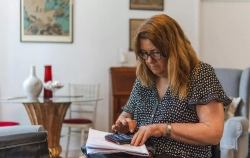 Los mayores prestan a sus hijos una media de 26.000 euros para poder acceder a una vivienda