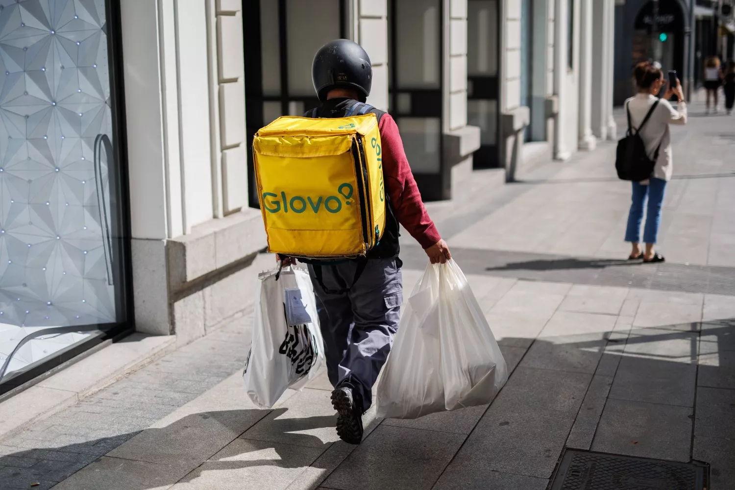 Un repartidor de Glovo / Alejandro Martínez Vélez - EP