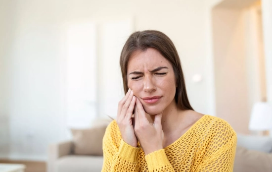 Una persona a la que le duelen los dientes / FREEPIK Una persona a la que le duelen los dientes / FREEPIK